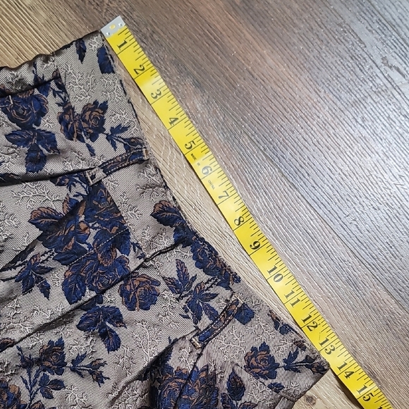 Blank NYC High Waist Floral Brocade Shorts - Metallic Bronze and Navy - Picture 9 of 12